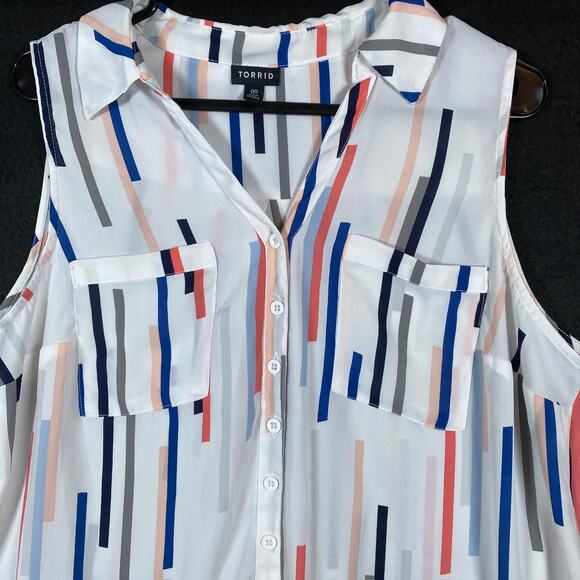Torrid Womens Blouse White V Neck Button Down Sleeveless Geometric Stripes 00 - Picture 2 of 11